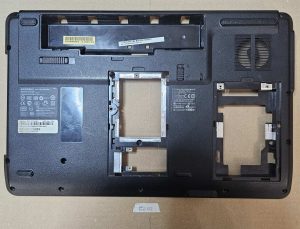 eMachines E525 Bottom Case AP06R000400 - Ricambio originale per laptop