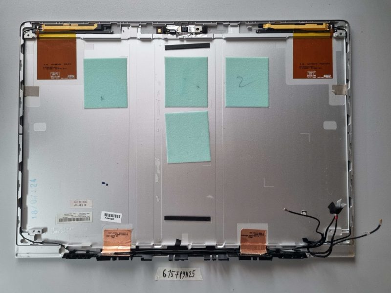 Copertura posteriore LCD HP EliteBook 745 840 G5 L15501-001 – Ricambi originali per laptop - immagine 2